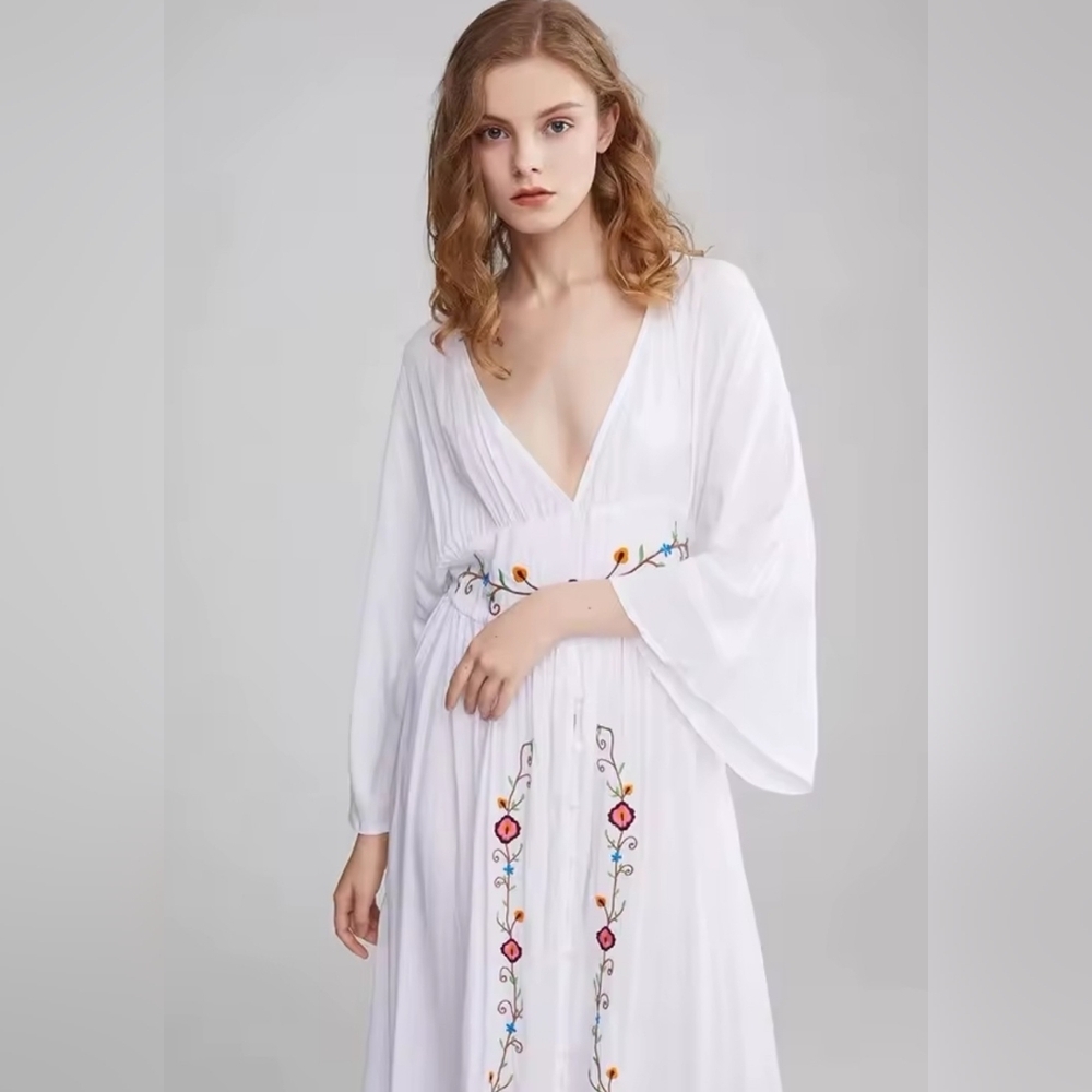 Chic White Floral Embroidered Long Sleeve Dress - Picture 6 of 15